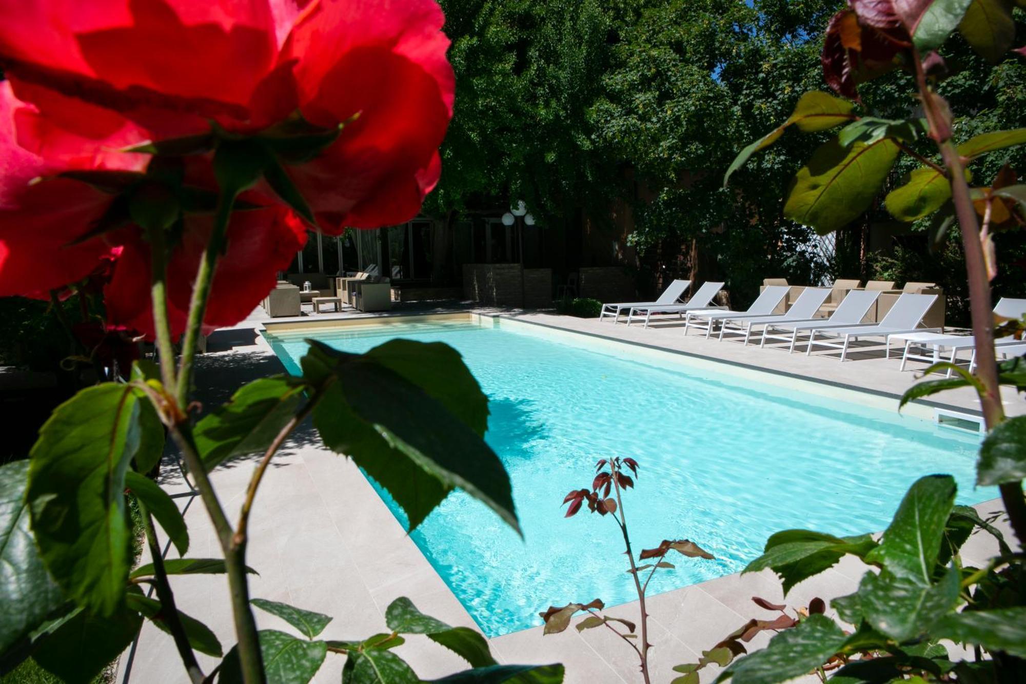 Hotel Milano Pool & Garden Salice Terme Zewnętrze zdjęcie
